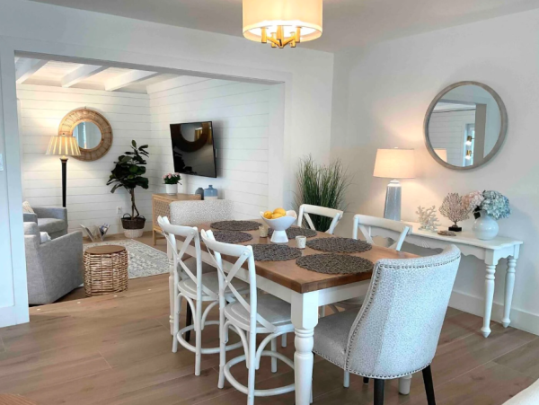Luxurious Coasal Retreat in Naples - 3-Bedroom, Private Pool